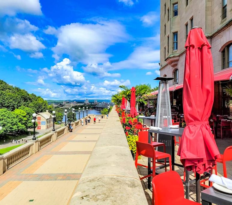 Fairmont-Chateau-Laurier-la-terrasse-2x